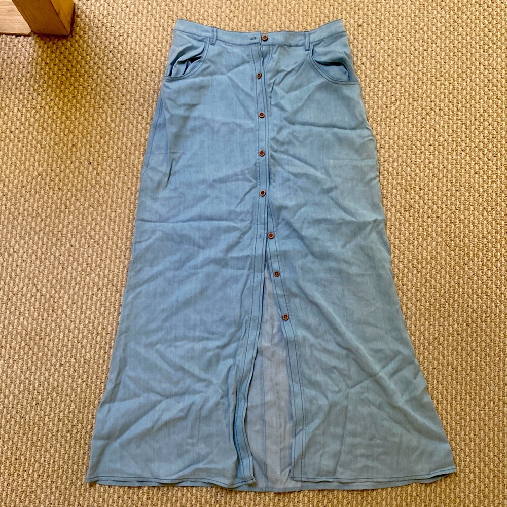 Dolce Vita: Maxi denim skirt